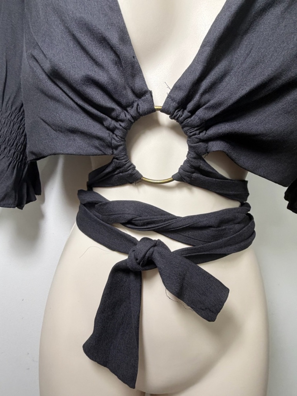 DO+BE Black Ring-Front Wrap Crop Top with Puff Sleeves size large - Picture 2 of 8